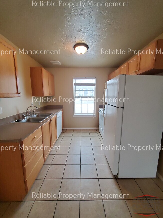 Building Photo - 577 Caribou St