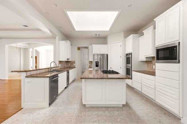 Building Photo - 8848 Chalk Knoll Dr