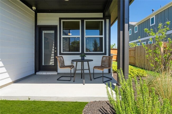 Building Photo - 2428 Ekvall Dr