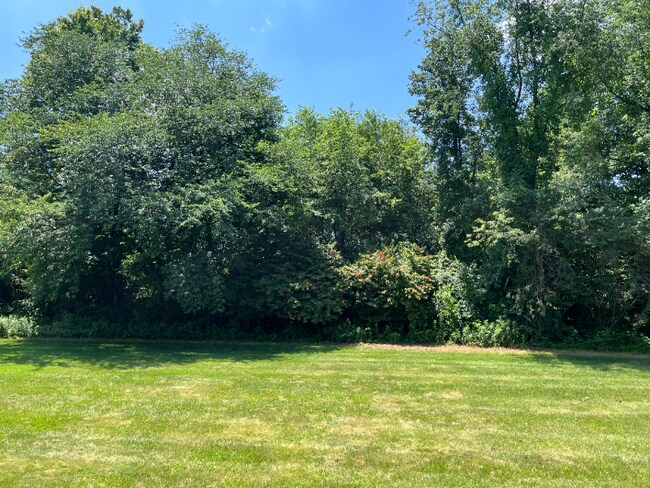Building Photo - 127 Concord Ct