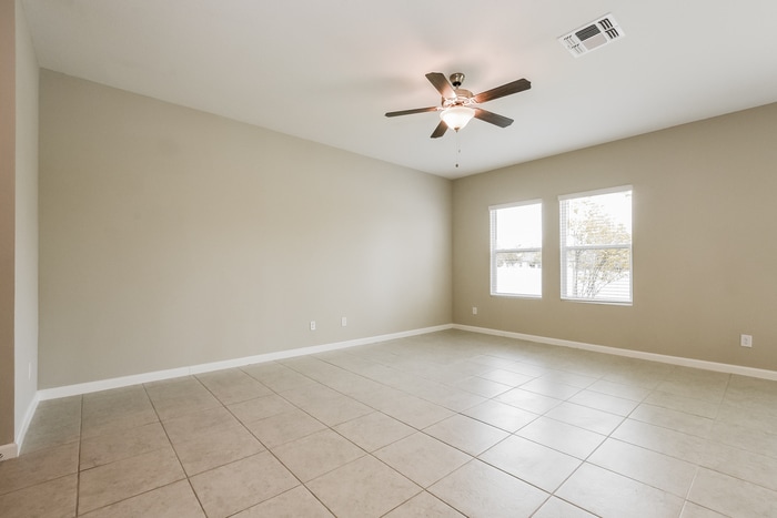 Building Photo - 2713 Island Pond Dr