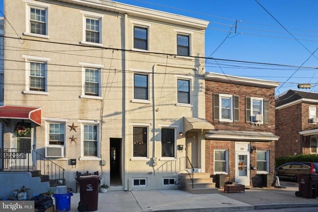 Building Photo - 344 Grove St