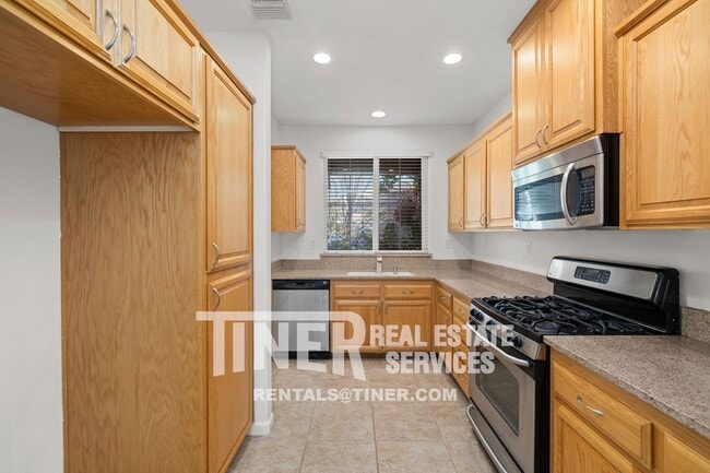 Building Photo - Beautiful North Natomas Home