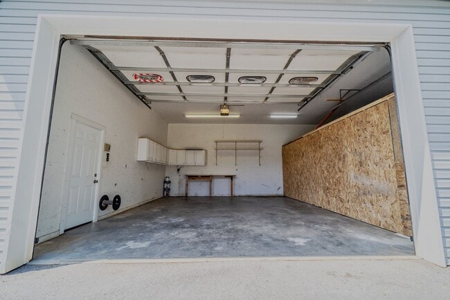 Building Photo - SHORT TERM - Spacious 3-Bedroom home with Wrap-Around Porch