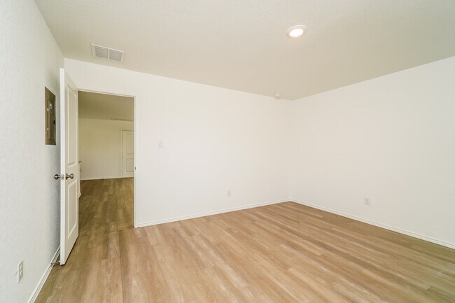 Building Photo - 435 Filibusters Trail