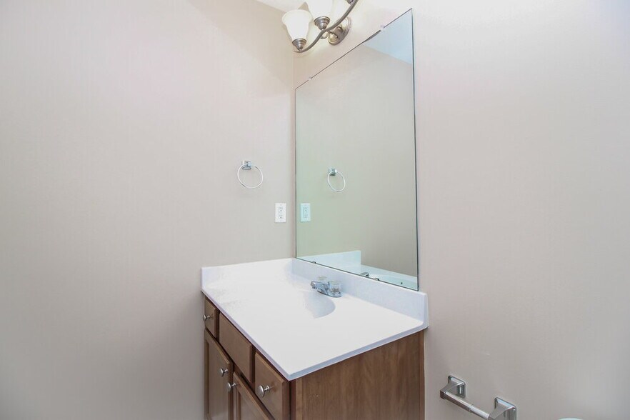 Building Photo - 24 Quail Bend Loop