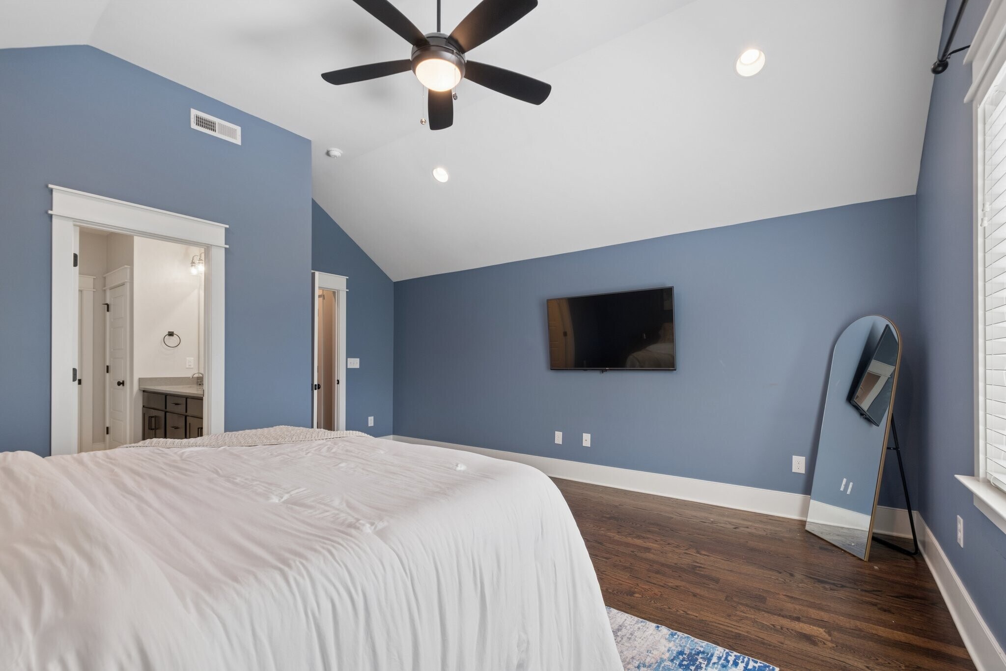Building Photo - 625A Ries Ave