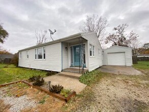 Building Photo - 59636 Rosedale Ave