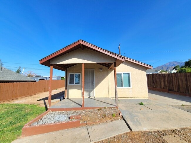 Building Photo - Single-Story 2-Bedroom Yucaipa Home with Mountain Views!