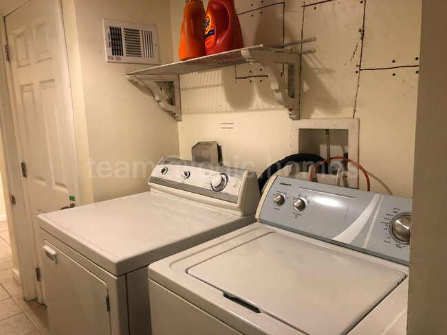 Laundry - 2320 Eldridge St