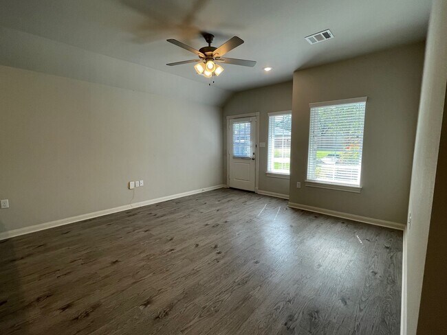 Building Photo - 13089 Vega Ct