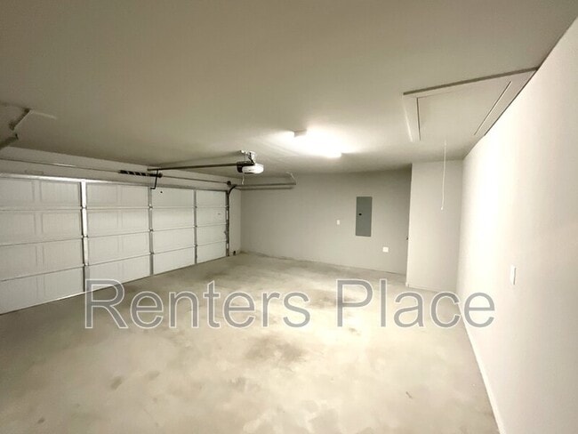 Building Photo - 10402 N 99th E Ave