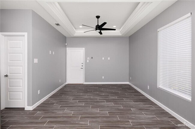 Building Photo - 503-505 W Farm to Market 495