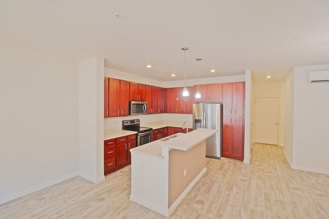 Building Photo - 3BD/2.5BA/Townhome with Private Patio and ...