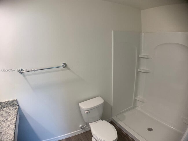 Building Photo - 2217 SW Halissee St