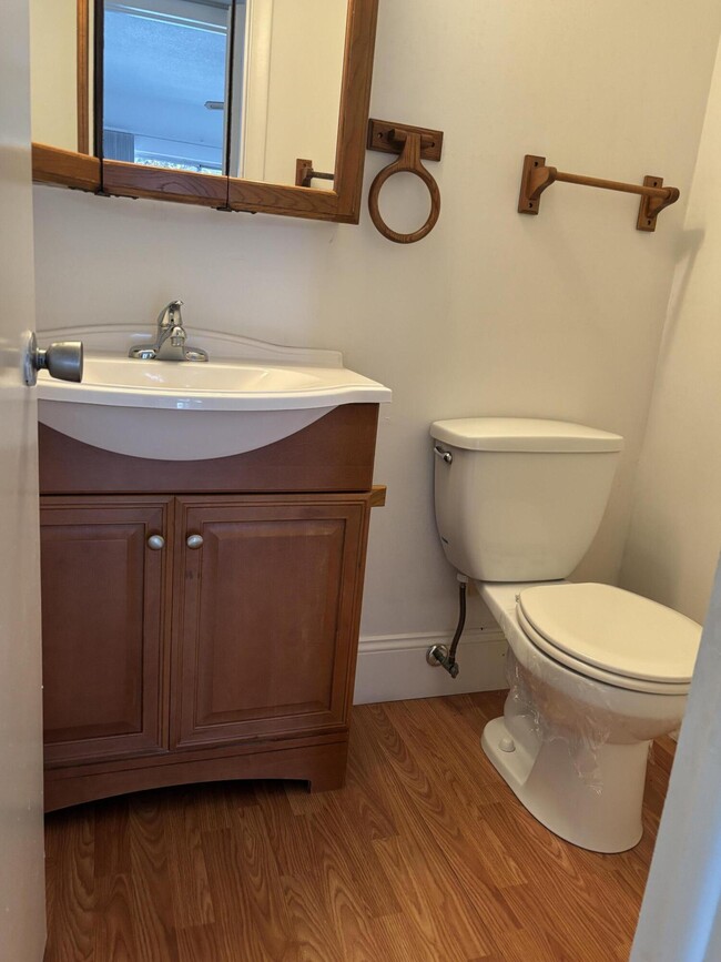 Building Photo - 75 Sheffield D