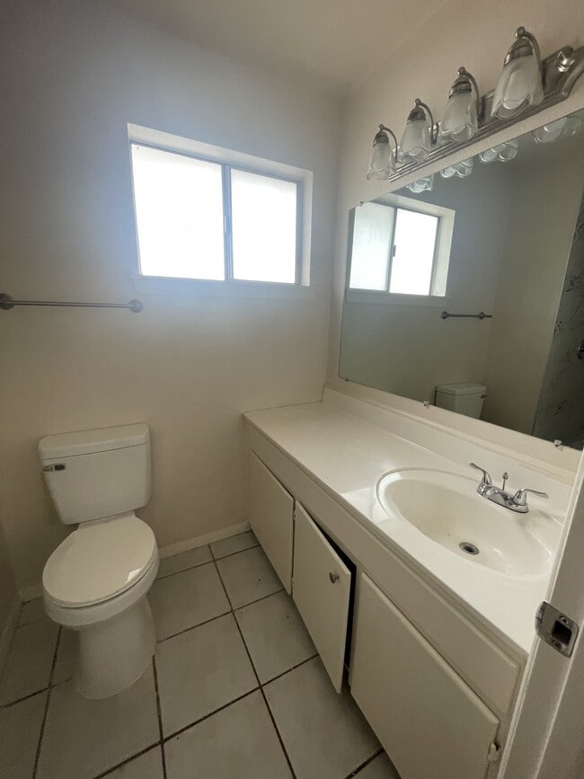 Building Photo - 10902 Bywood Dr