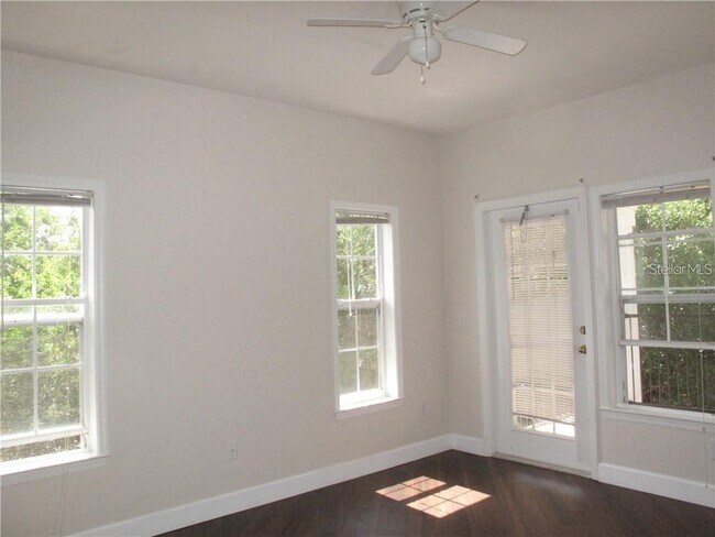 Building Photo - 3593 Conroy Rd