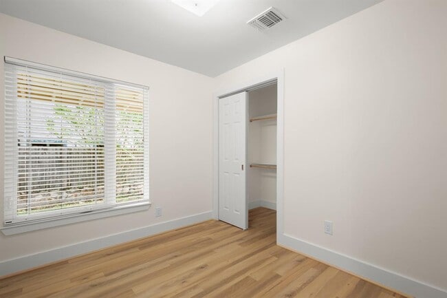 Building Photo - 3808 Tonkawa Trail