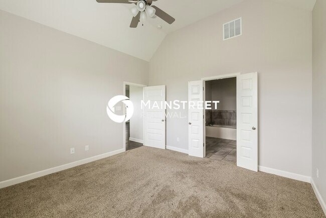 Building Photo - 4 Bedroom Pet-Friendly Home in Somerville, TN with Main Street Renewal