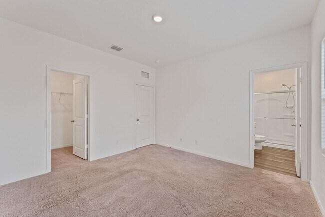 Building Photo - 6032 Pearl Mdw