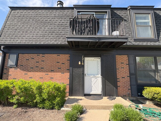 Primary Photo - 1216 Inverrary Ln