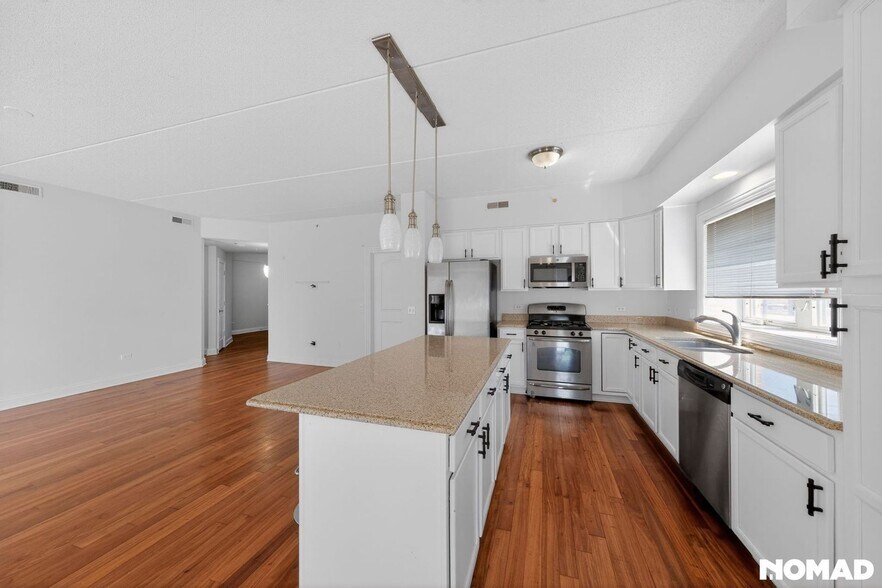 Building Photo - 787 Graceland Ave