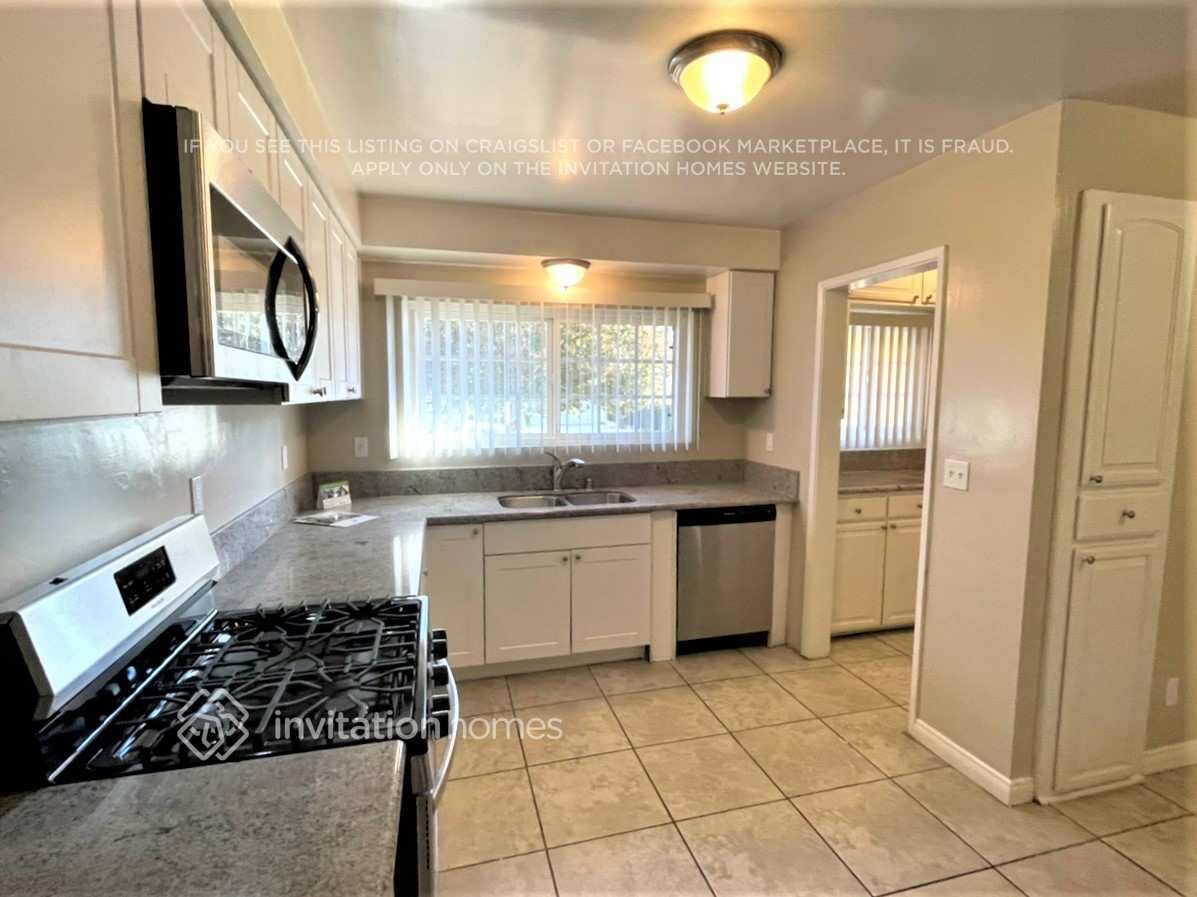 Building Photo - 20647 Hatton St