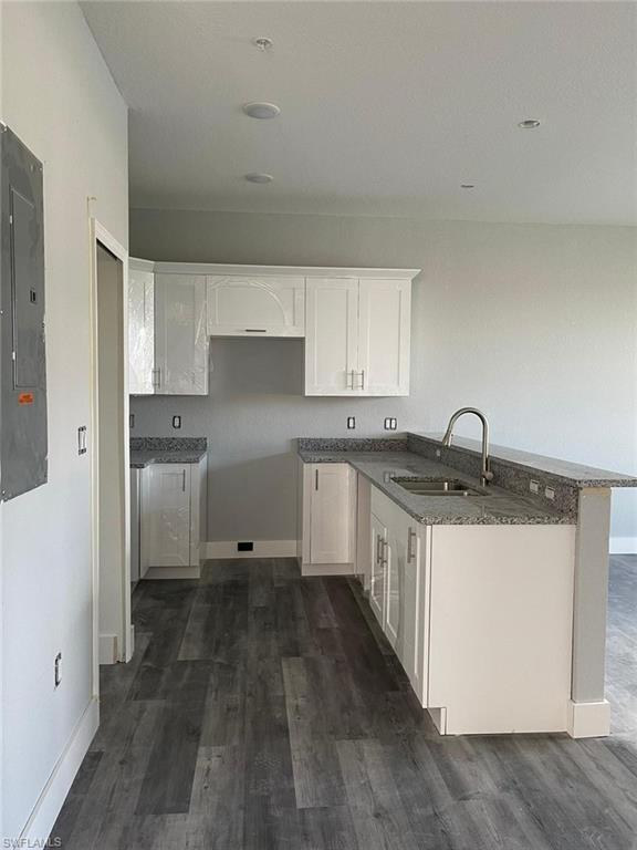 Building Photo - 319 Nicholas Pkwy W