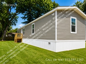 Building Photo - 3 Nichols-