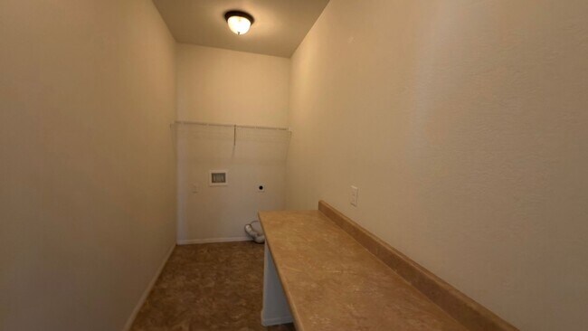 Building Photo - Great Home in Windsor