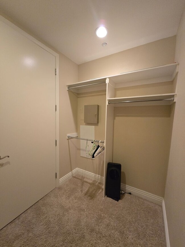Building Photo - An Amazing Furnished 3 Bedroom Condo at La...