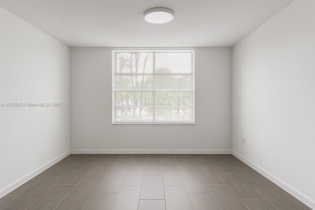 Building Photo - 12118 St.Andrews Pl