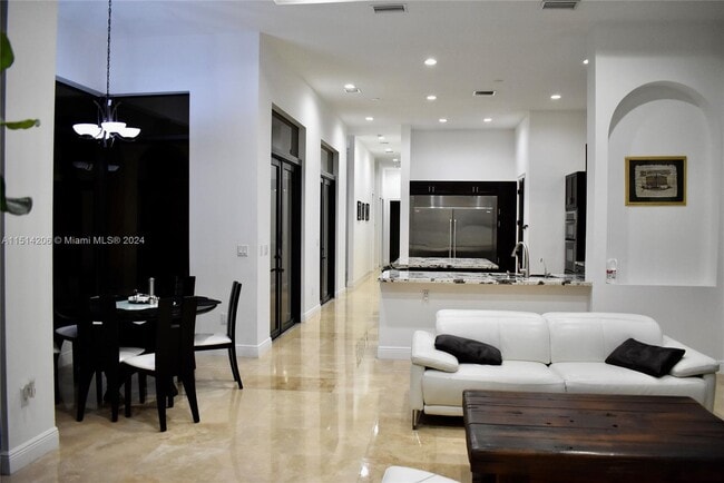 Building Photo - 1460 SW 125th Ave