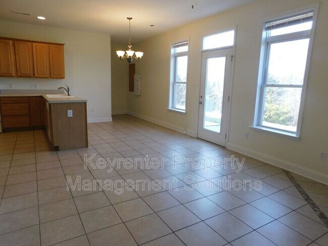 Building Photo - 20 Enchanted View Cir