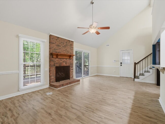Building Photo - 9437 Fairmead Dr
