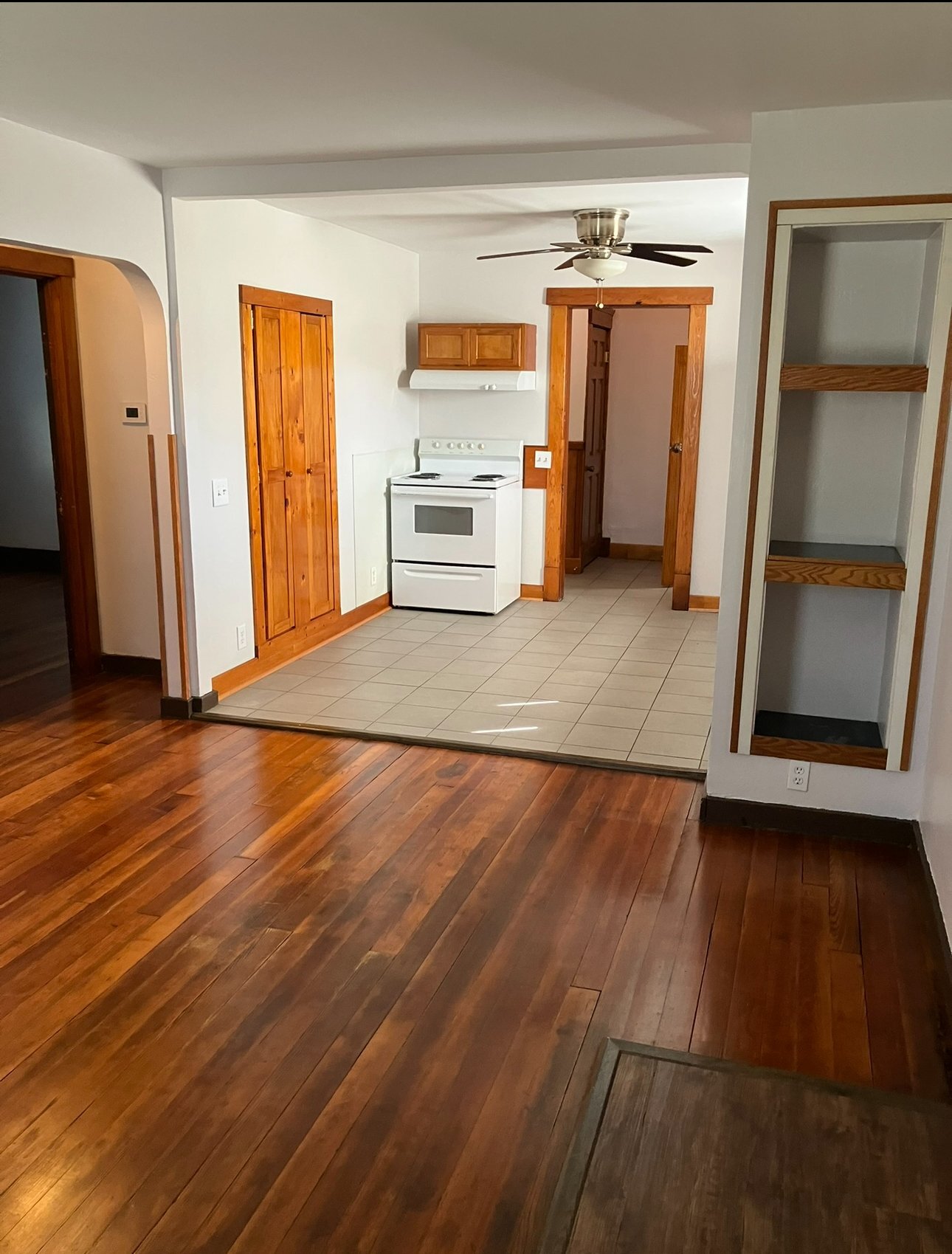 Building Photo - 2907 Oakwood Ave