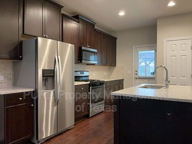 Building Photo - 11708 Coyote Call Way