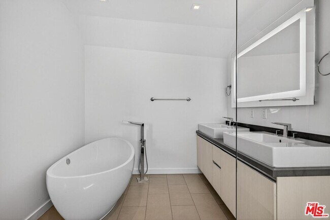 Building Photo - 17816 Porto Marina Way