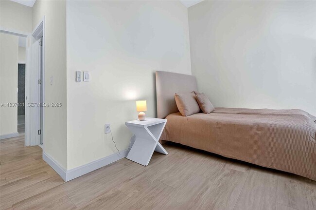 Building Photo - 55 SW 9th St