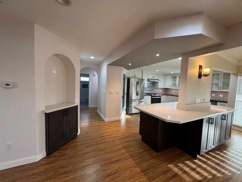 Bar nook in dining room. - 22471 Loch Lomond Dr