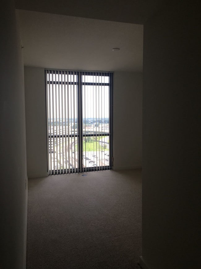 Building Photo - 17 W Church St