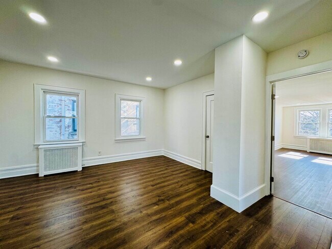 Building Photo - 69 W 39th St