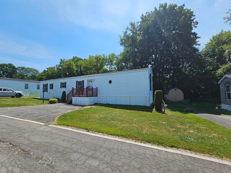 Building Photo - 13 Arbor Pl