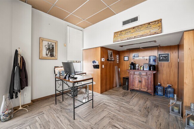Building Photo - 1227 13th St