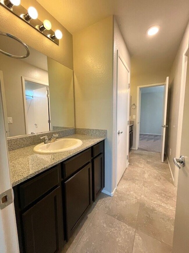 Building Photo - Beautiful South West Home-Coming Soon-8/21/26!