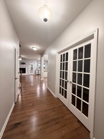 Building Photo - 6000 Fryars Gate Ct