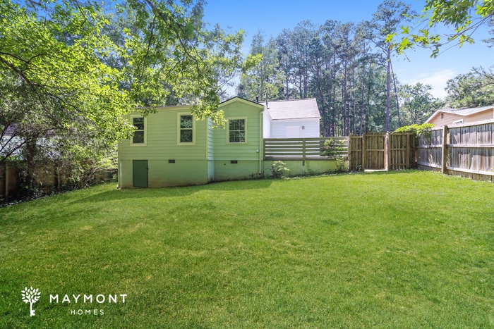 Building Photo - 6030 Stonewall Dr