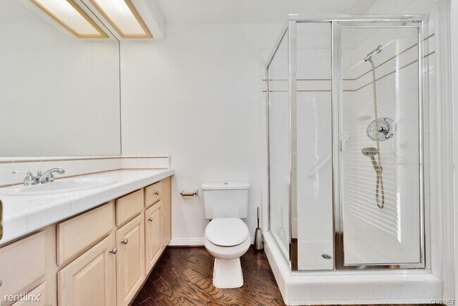 Building Photo - 4 br, 3.5 bath House - 3439 Consuelo Dr