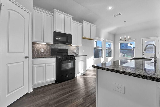 Building Photo - 13010 Laura Lake Dr